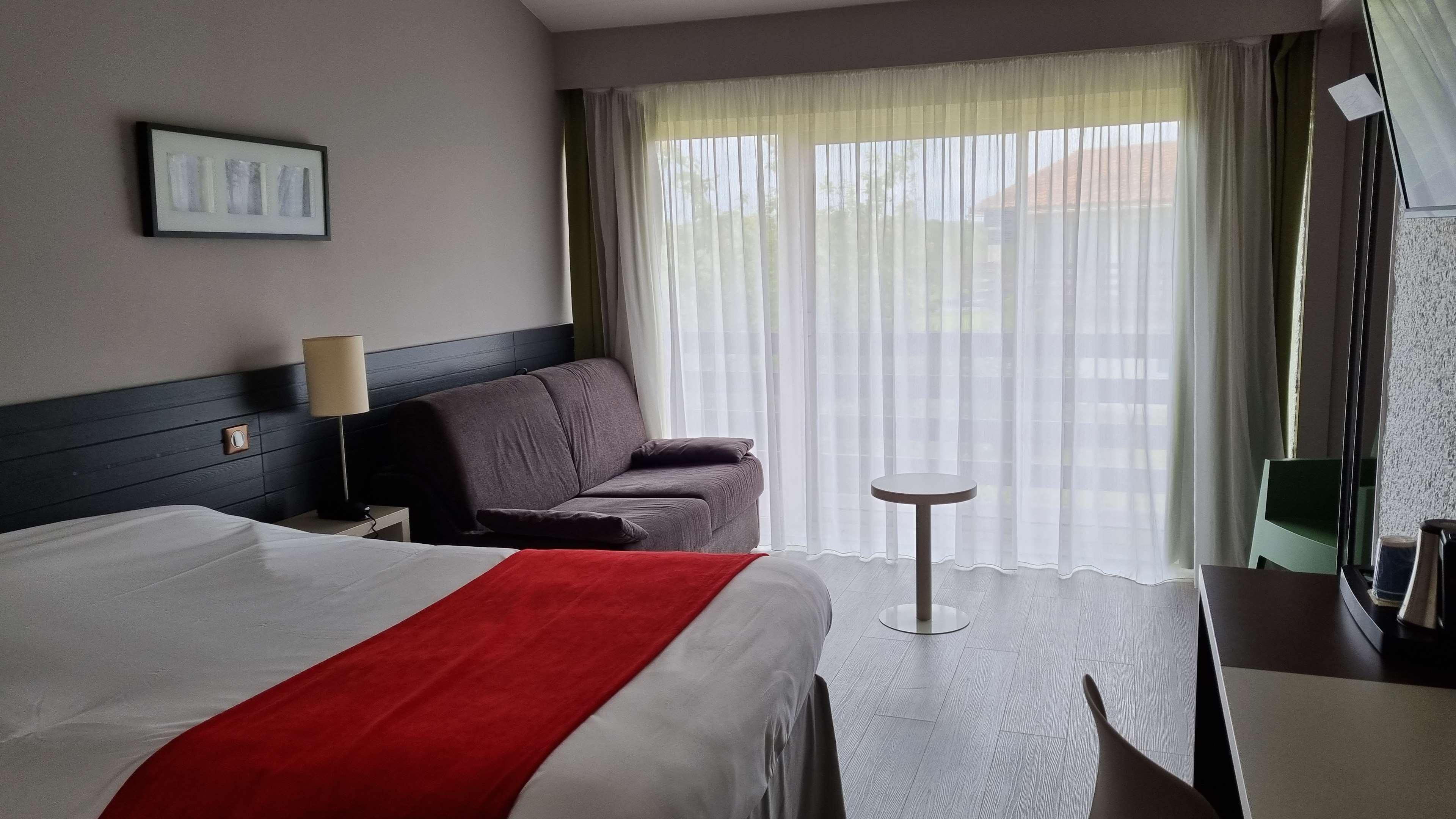 Kyriad Angouleme Nord Champniers- Hotel & Residence Экстерьер фото