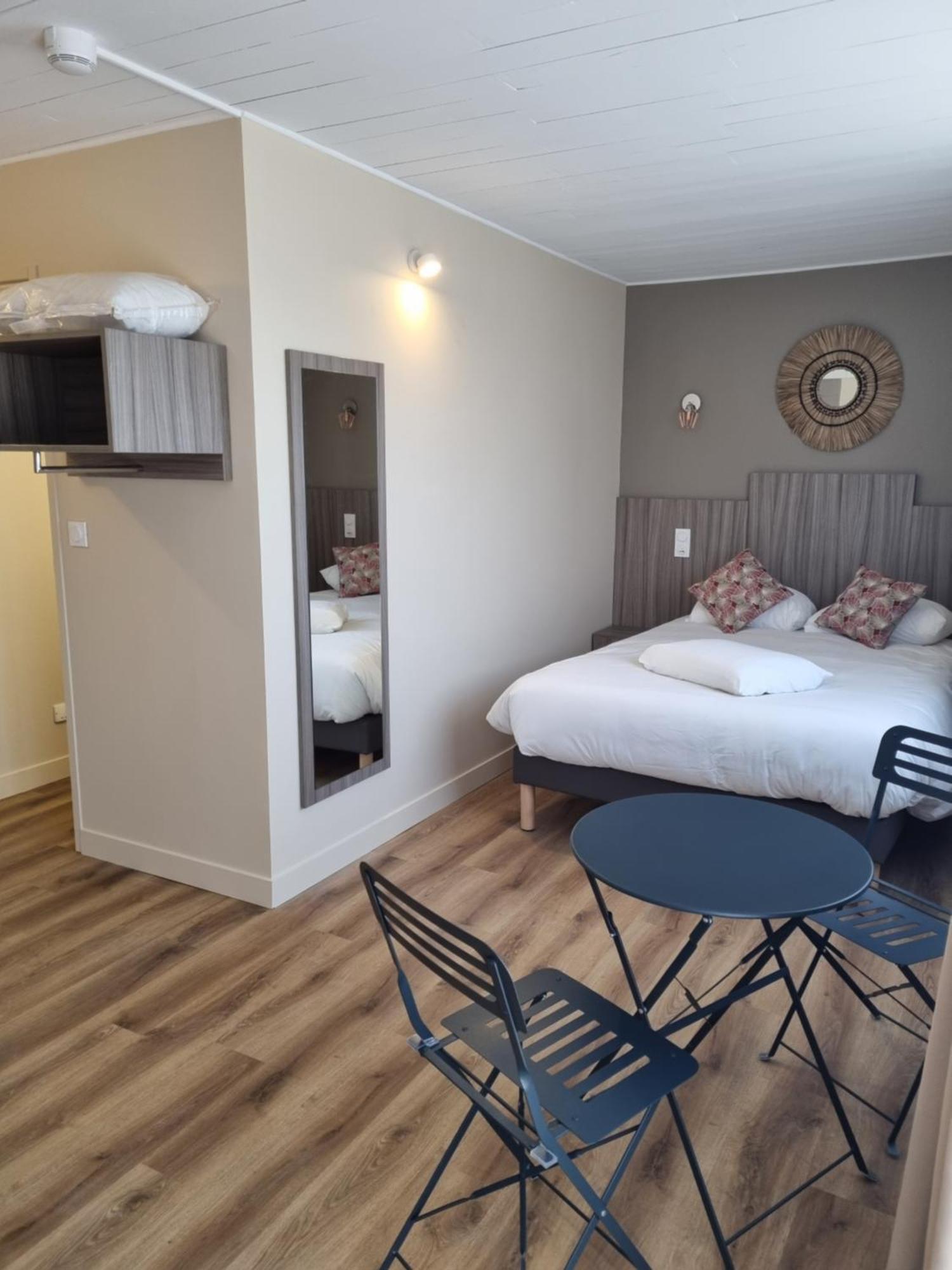 Kyriad Angouleme Nord Champniers- Hotel & Residence Экстерьер фото